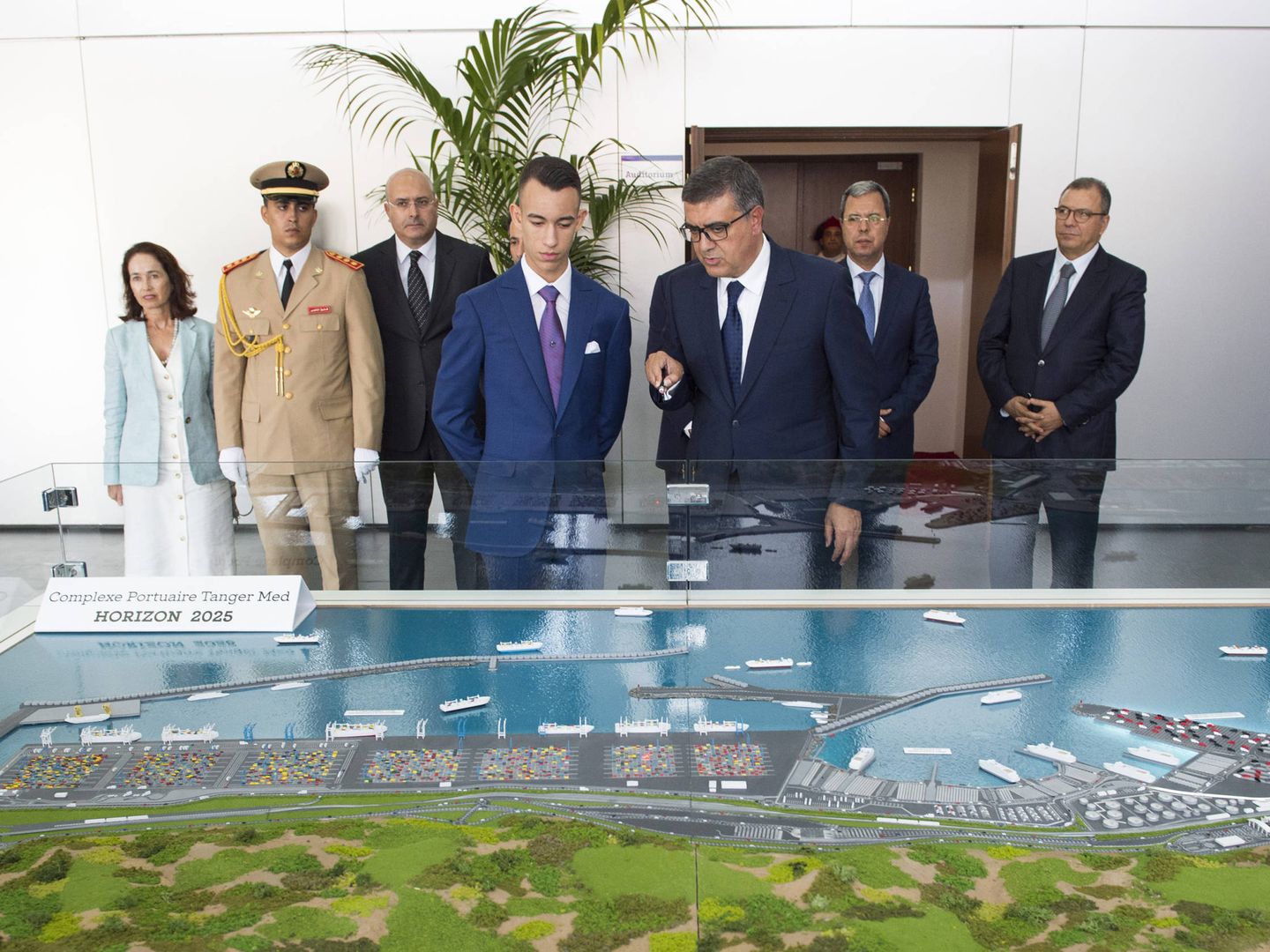 El príncipe heredero Moulay Hassan presidió el viernes la ceremonia de inauguración de la ampliación del puerto de Tánger Med. (Foto MAP)