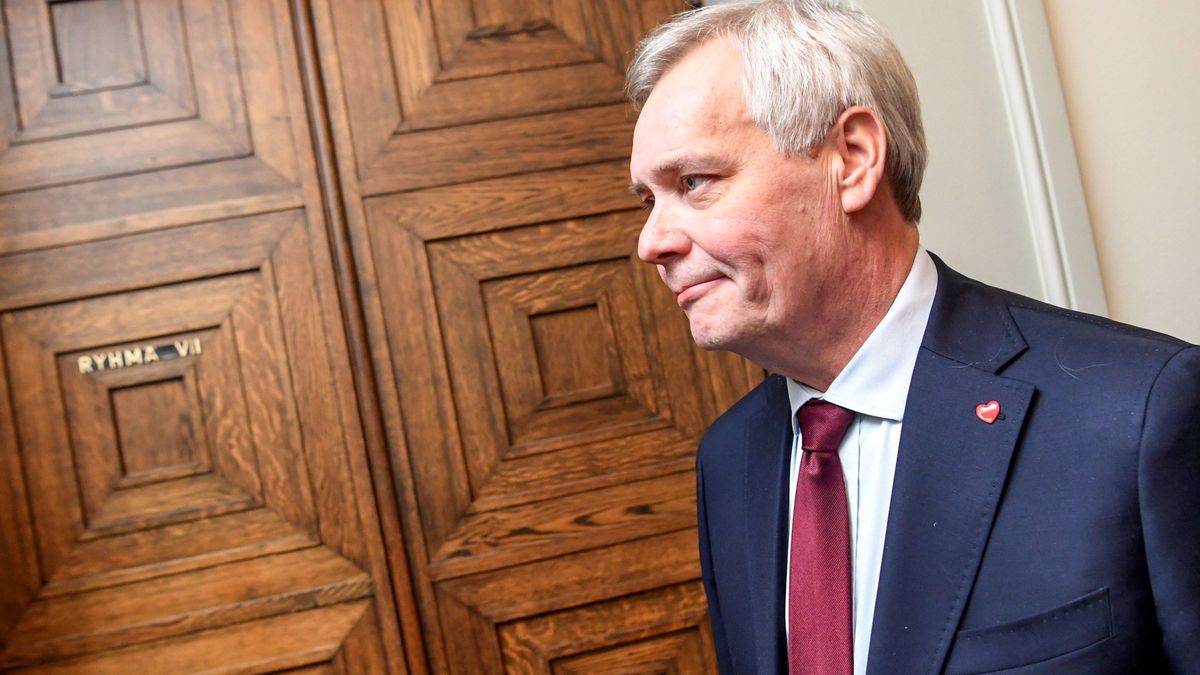 El 'premier' socialdemócrata de Finlanda dimite tras perder el apoyo de los liberales