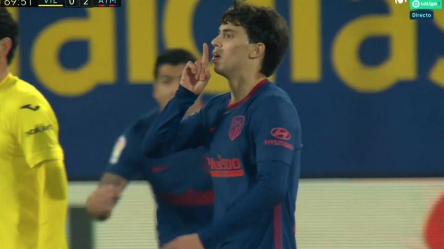 Imagen de Joao Félix en la que manda callar tras el gol al Villarreal