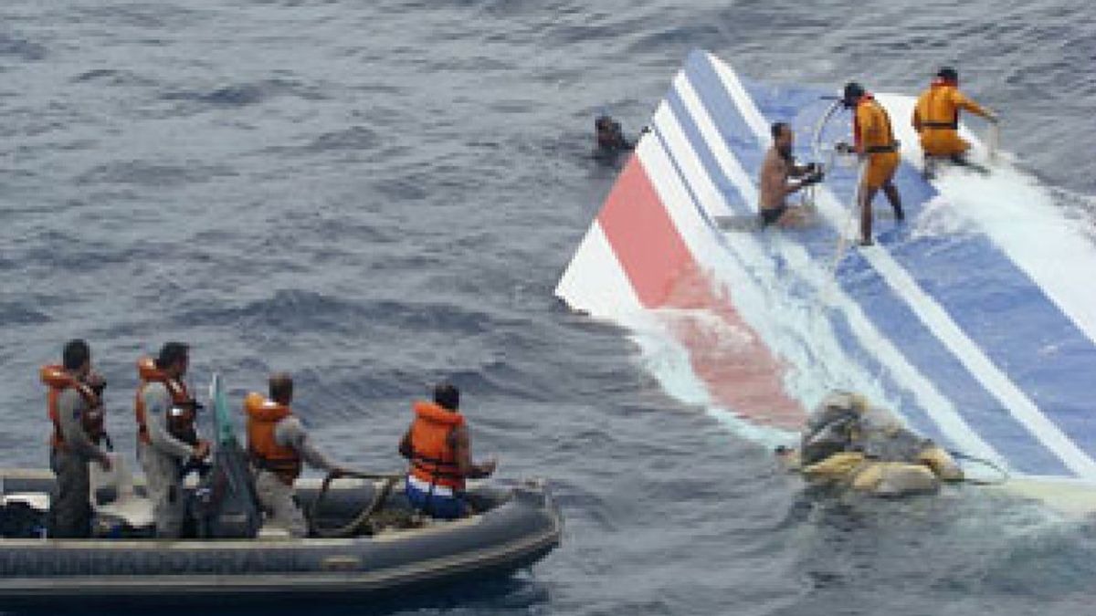 Brasil recupera ocho cadáveres más del Atlántico y el total suma 24 víctimas