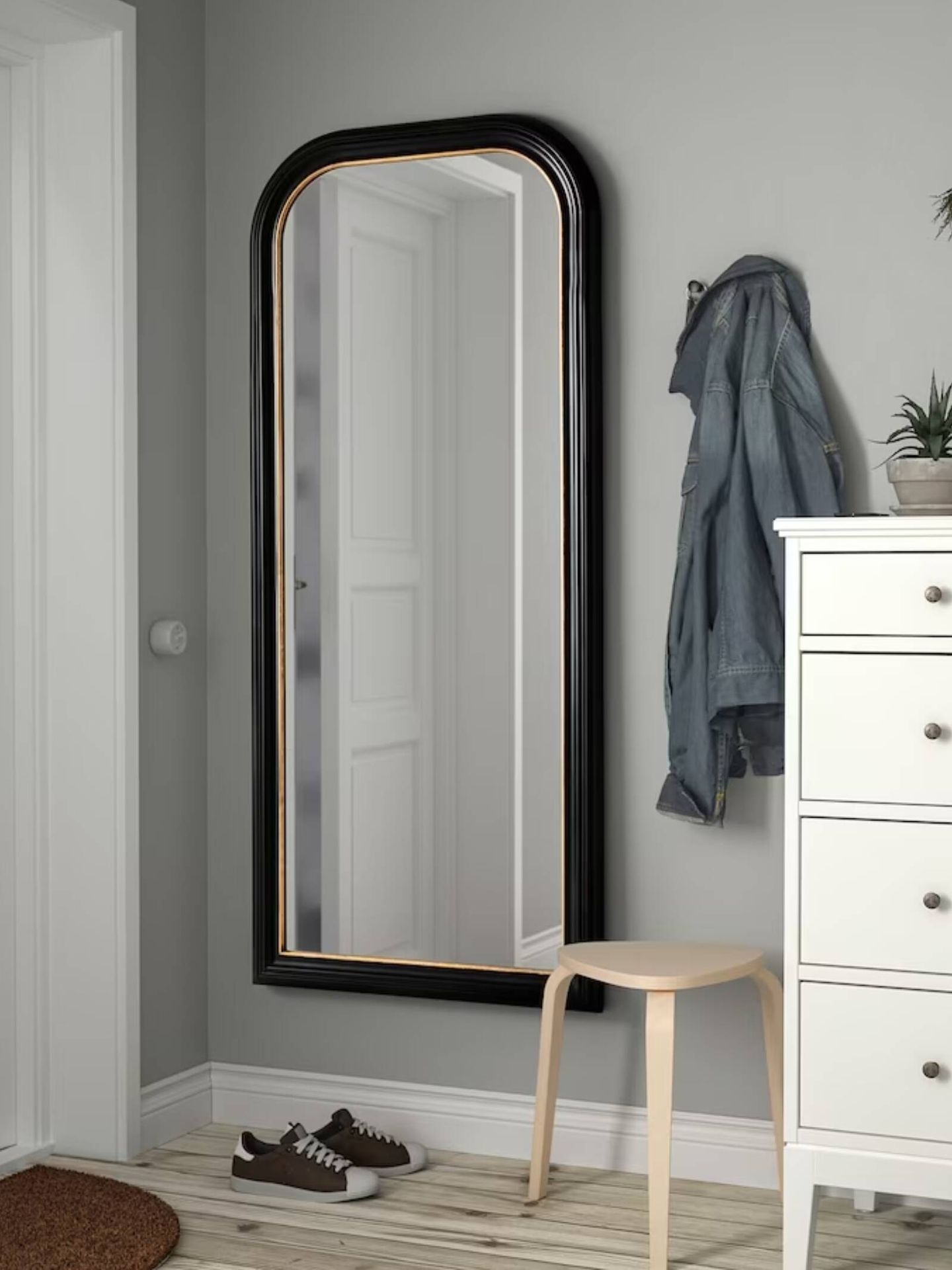 Nuevo espejo de Ikea para casas sofisticadas. (Cortesía/Ikea)