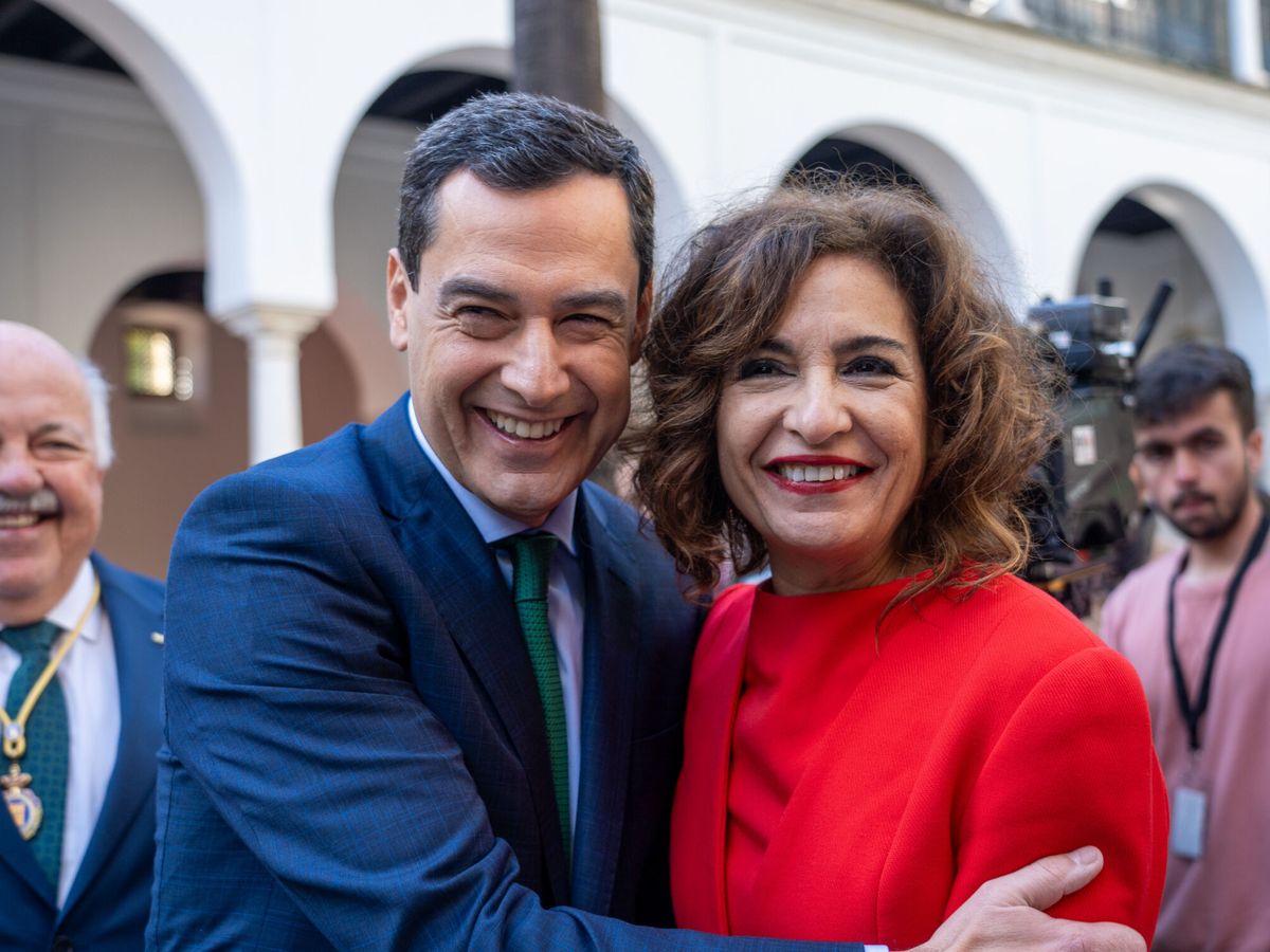 Foto: Juanma Moreno y María Jesús Montero. (Francisco J. Olmo/Europa Press)