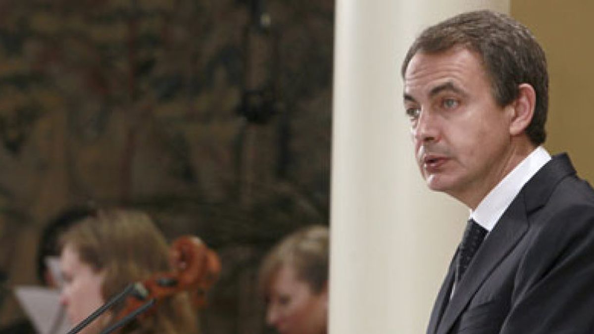 Zapatero cree que el capital privado fortalecerá el sistema financiero