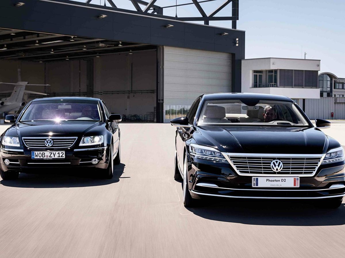 Foto: La primera generación del Phaeton, a la izquierda, y el que iba a ser su sucesor. (Volkswagen)