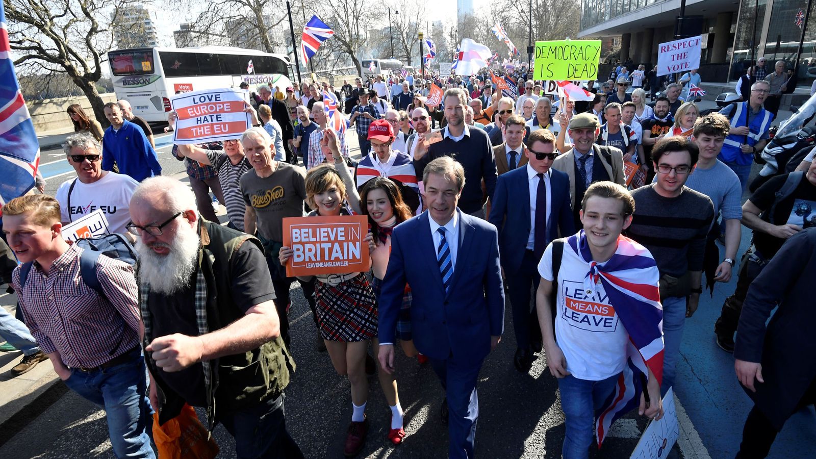 Foto: Nigel Farage durante una manifestación a favor del Brexit en Londres. (Reuters)