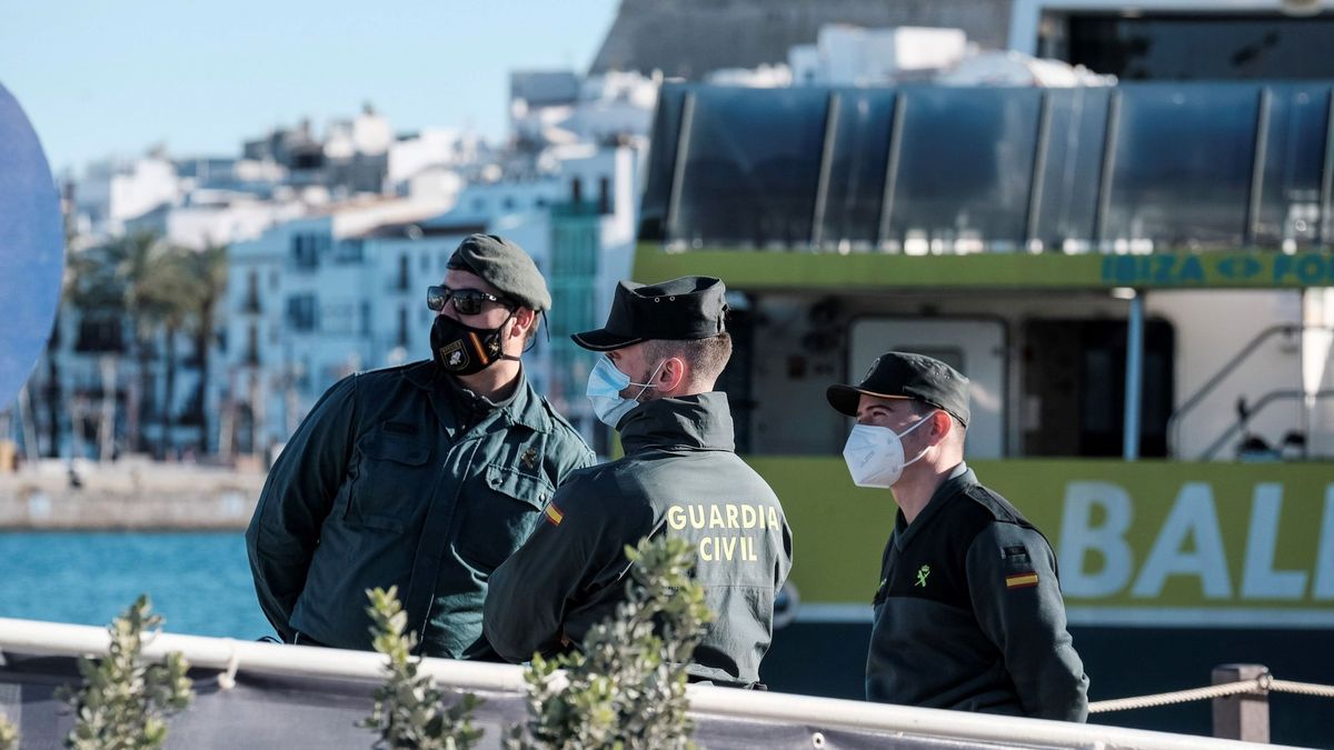 Baleares cierra el perímetro de la isla de Ibiza por el "preocupante" auge de los contagios