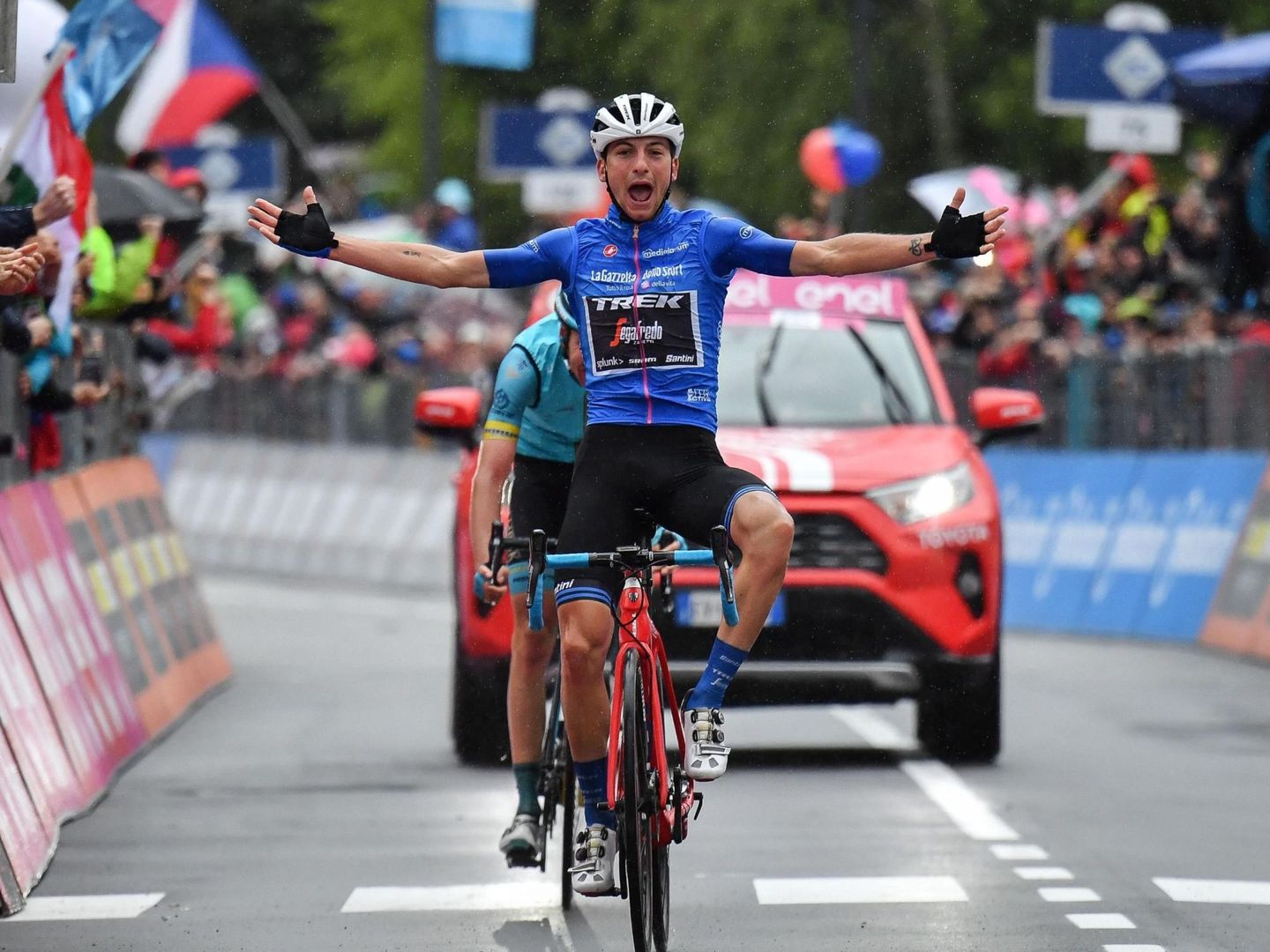 Giulio Ciccone, líder de la clasificación de la montaña, ganó la 16ª etapa del Giro. (EFE)