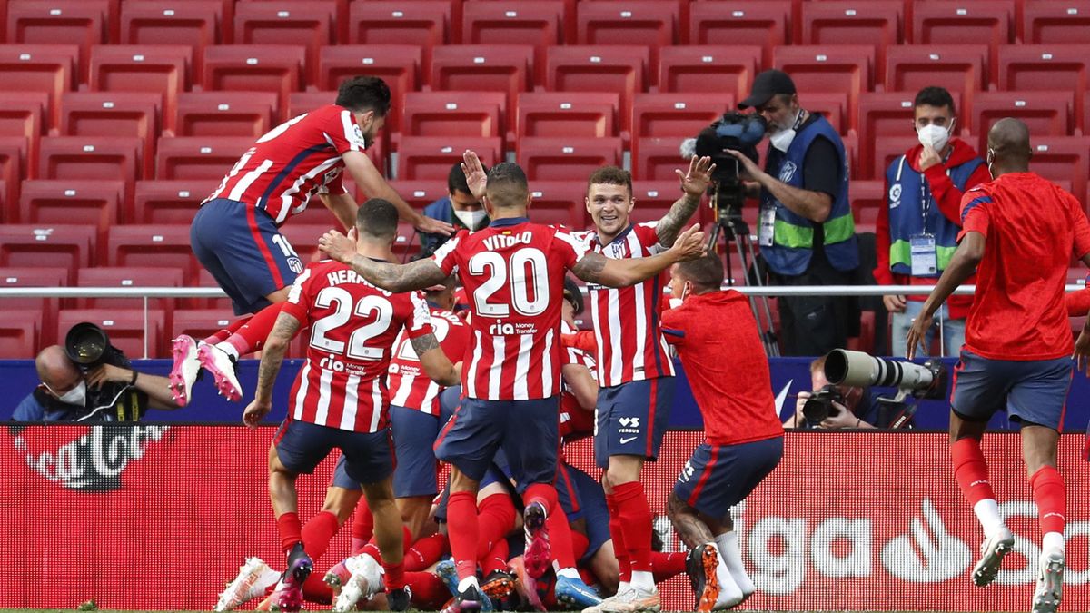 El Atlético remonta en un final de infarto y depende de sí mismo para ganar LaLiga (2-1)
