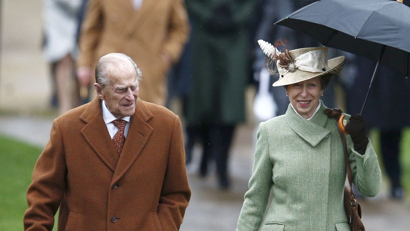 El duque de Edimburgo y la princesa Ana. (Reuters)