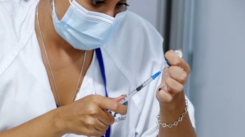 Las CCAA se lanzan a vacunar sin cita previa y a los recién contagiados 