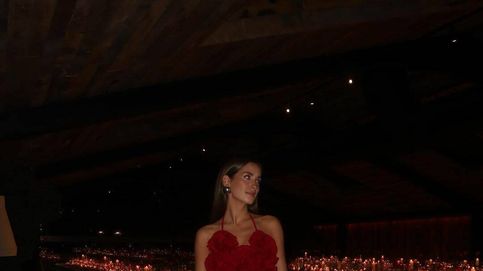 María Pombo vuelve a triunfar con este llamativo look rojo de invitada