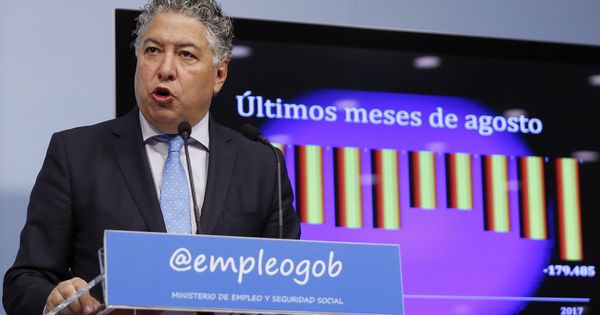 Foto: El secretario de Estado de Seguridad Social, Tomás Burgos, durante la rueda de prensa ofrecida para presentar los datos de paro registrado y afiliación de agosto. (EFE)