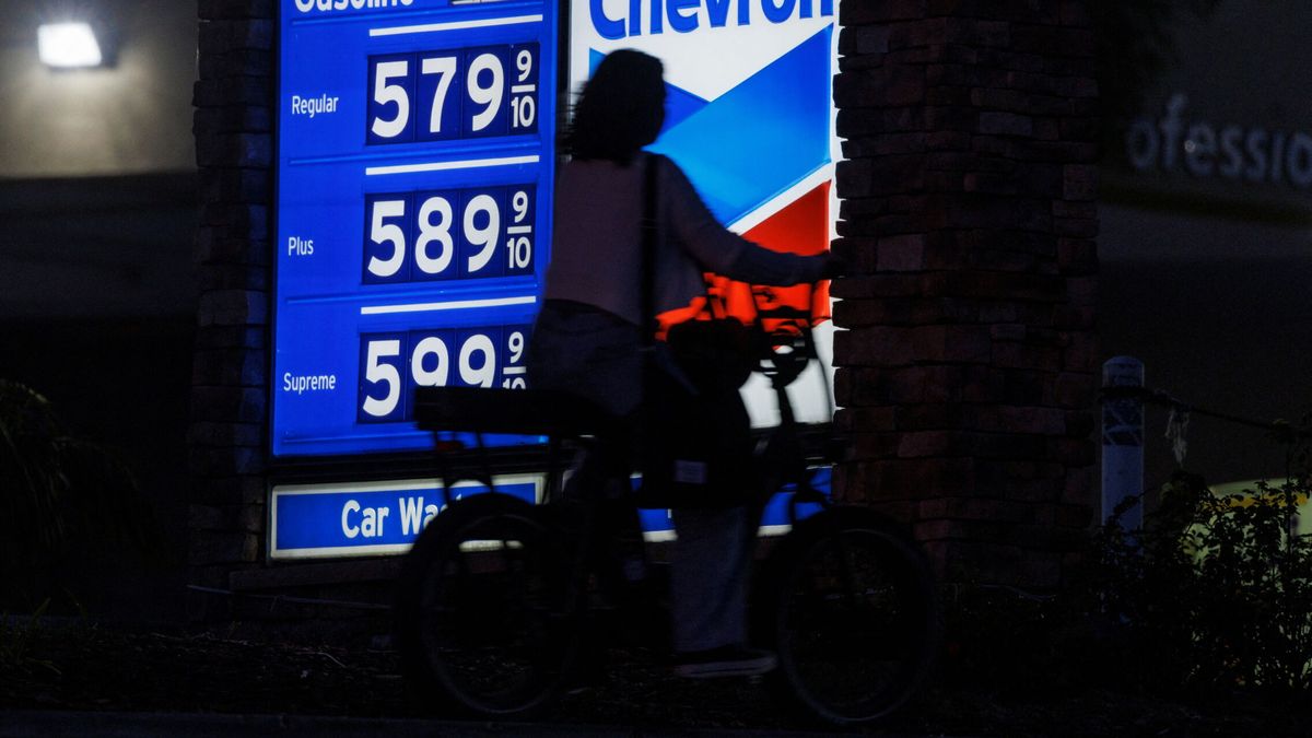 Los precios de la gasolina baten récords en EEUU y Arabia advierte de desabastecimiento