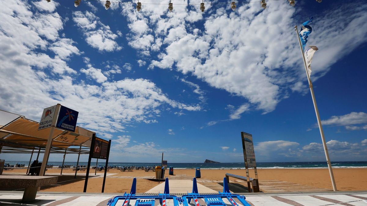 El Gobierno acelera para que toda España pueda ir a la playa en junio y salvar el verano