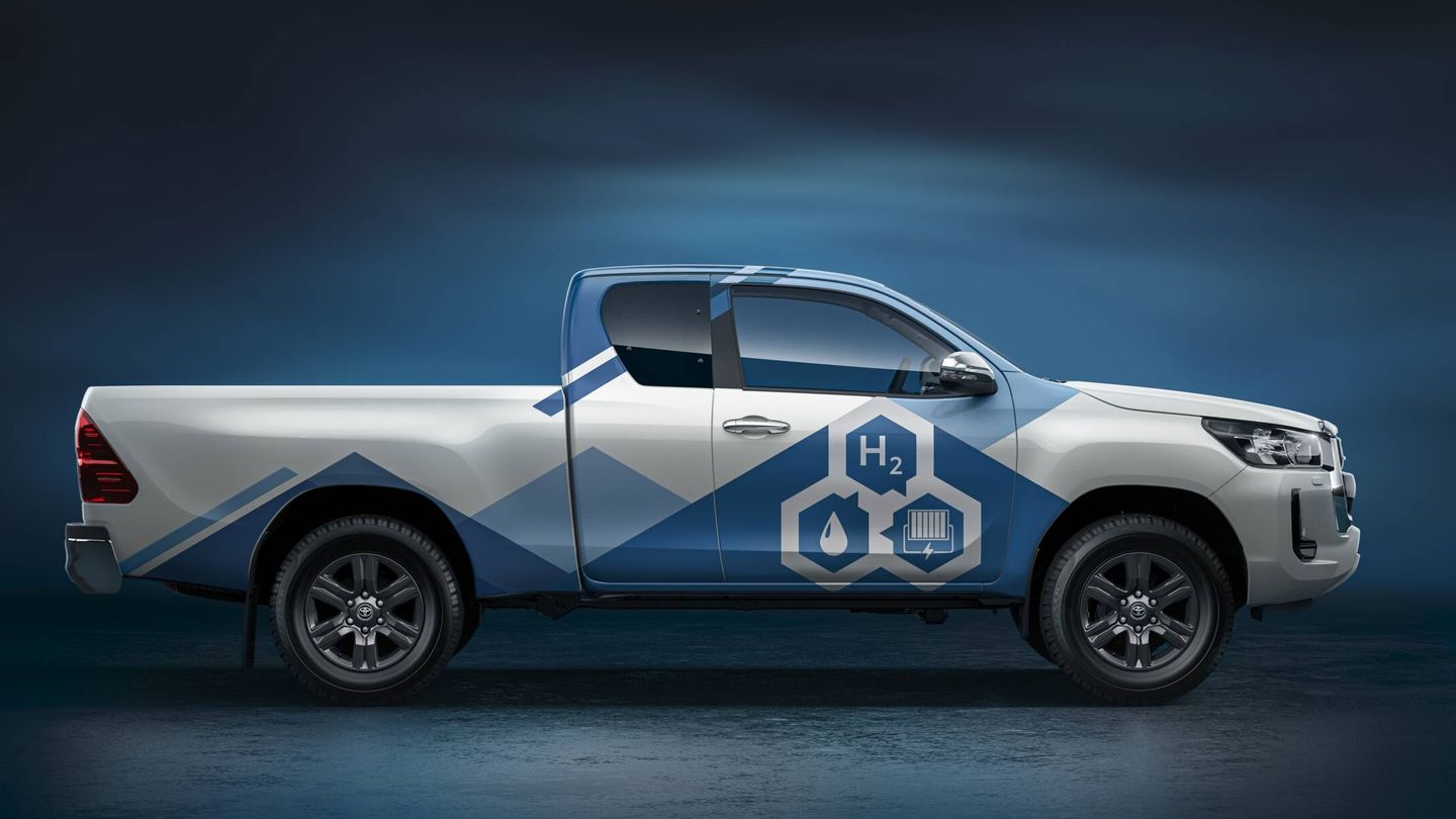 El prototipo se creará a partir de la actual generación del pick-up Hilux.