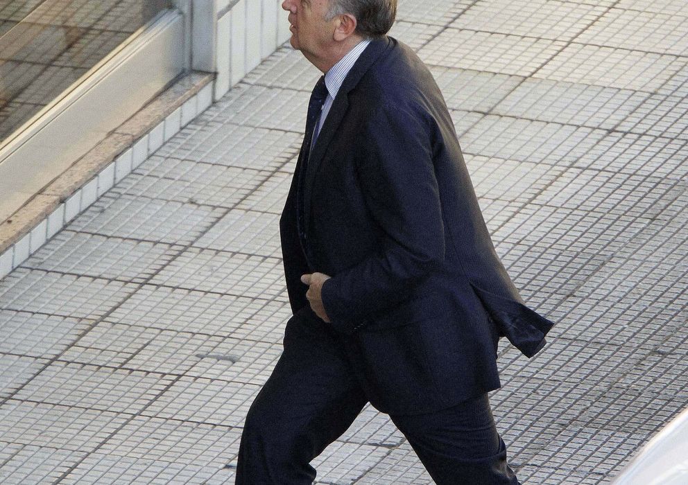 Foto: El expresidente de Pescanova Manuel Fernández de Sousa, a su llegada a la junta de accionistas (Efe)