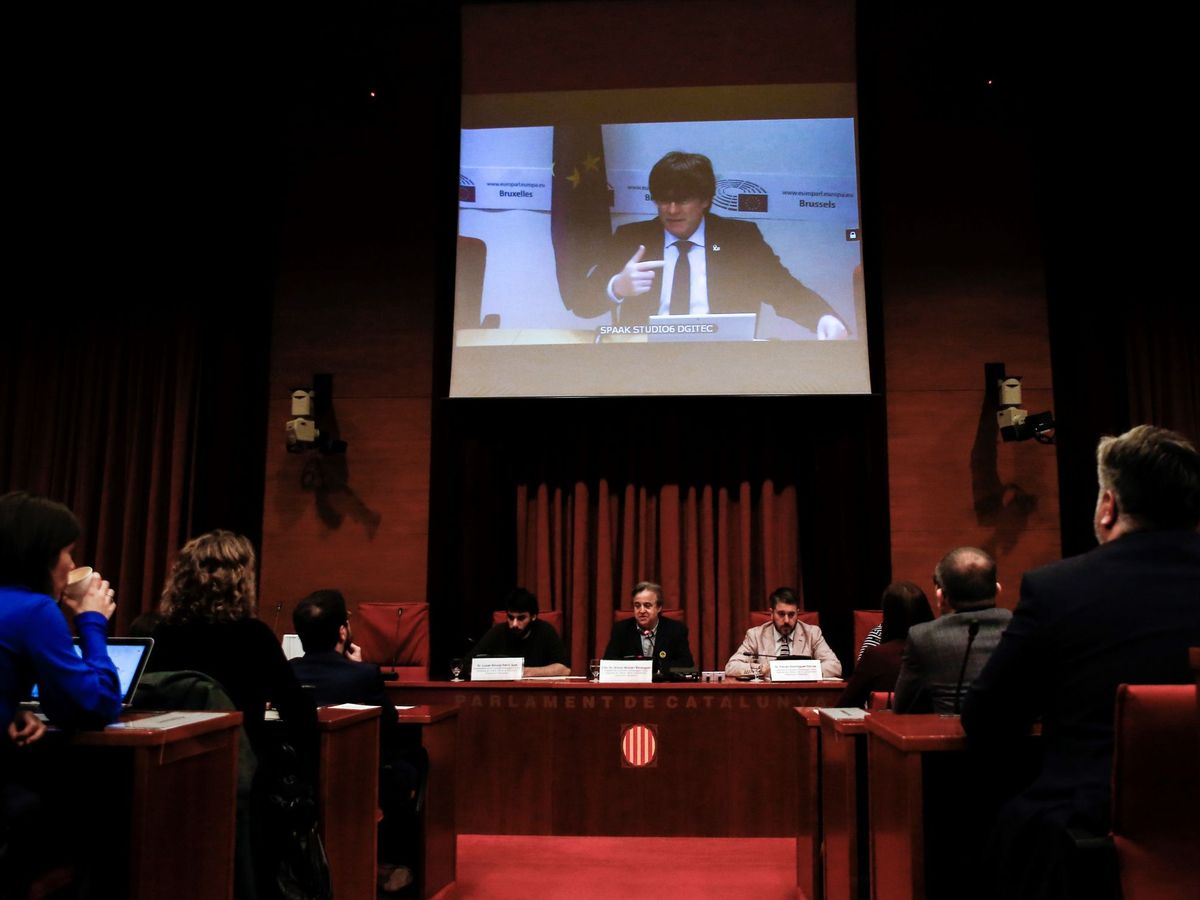Foto: Intervención de Carles Puigdemont en la comisión. (EFE)