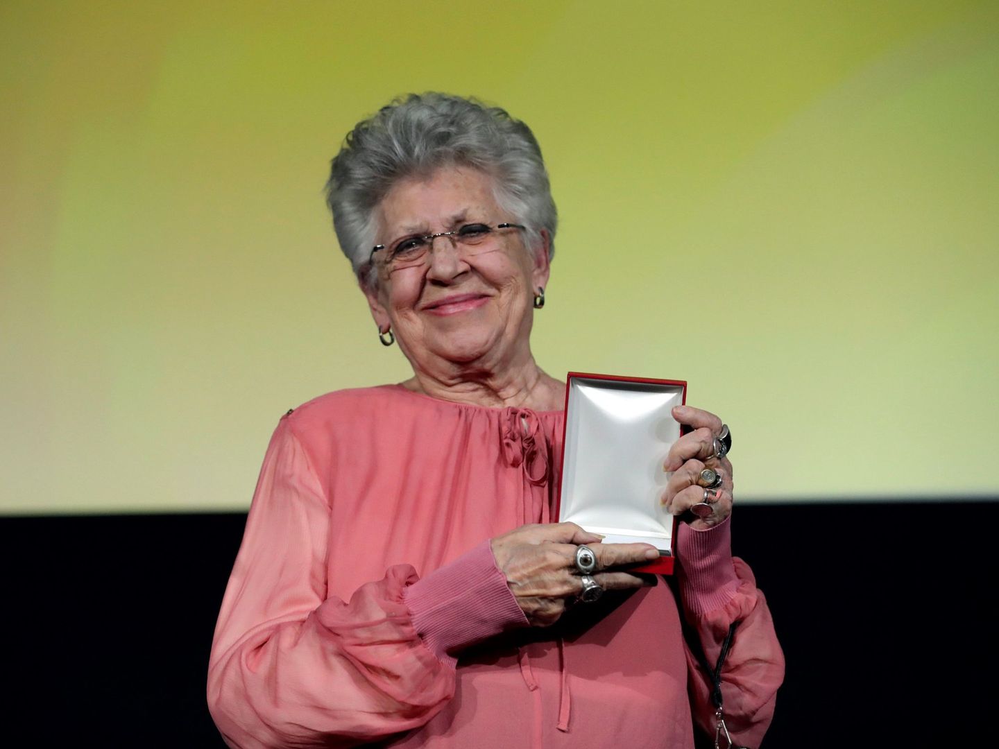 Pilar Bardem con la Medalla Honorífica CEC del Círculo de Escritores Cinematográficos. (EFE)