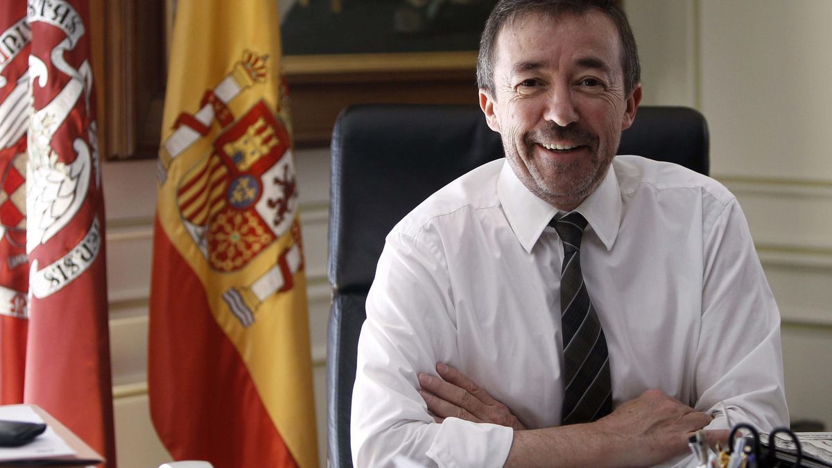 Elecciones en la Complutense: Carrillo se abraza a Podemos para repetir como rector
