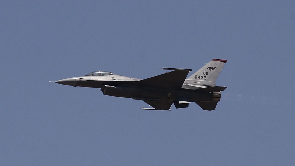 Un avión de combate de EEUU se estrella cerca de la base militar de Osan (Corea del Sur)