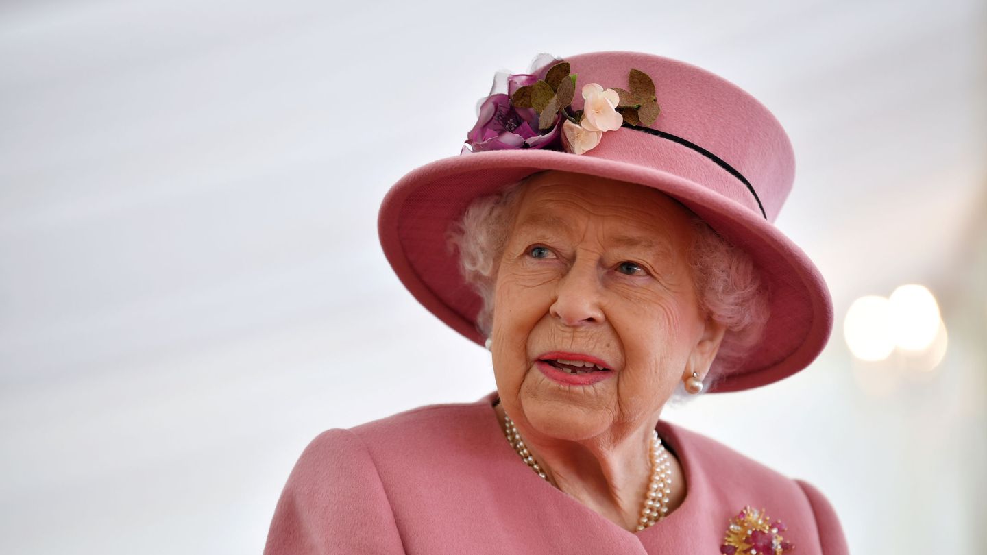 La reina Isabel, en uno de sus compromisos oficiales. (Reuters)