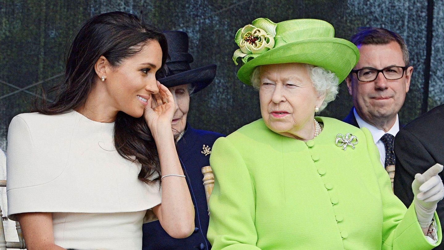 Meghan Markle junto a la reina Isabel. (Reuters)