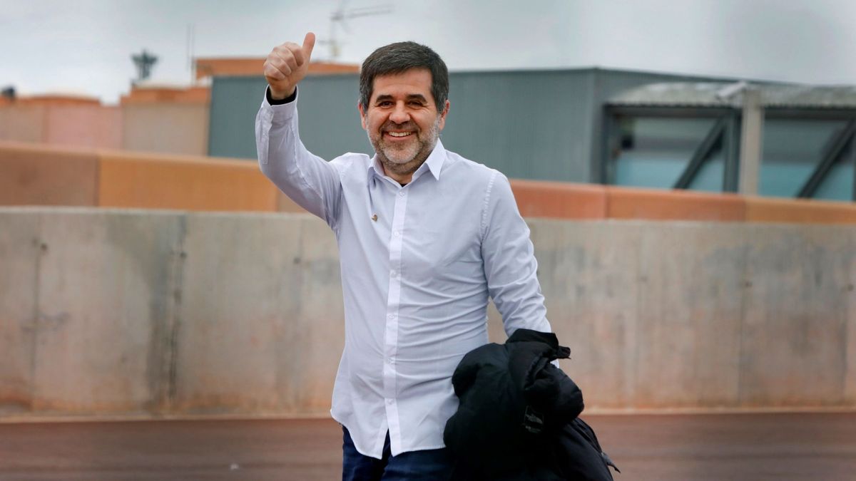 Jordi Sànchez sale de la cárcel de Lledoners en su primer permiso penitenciario
