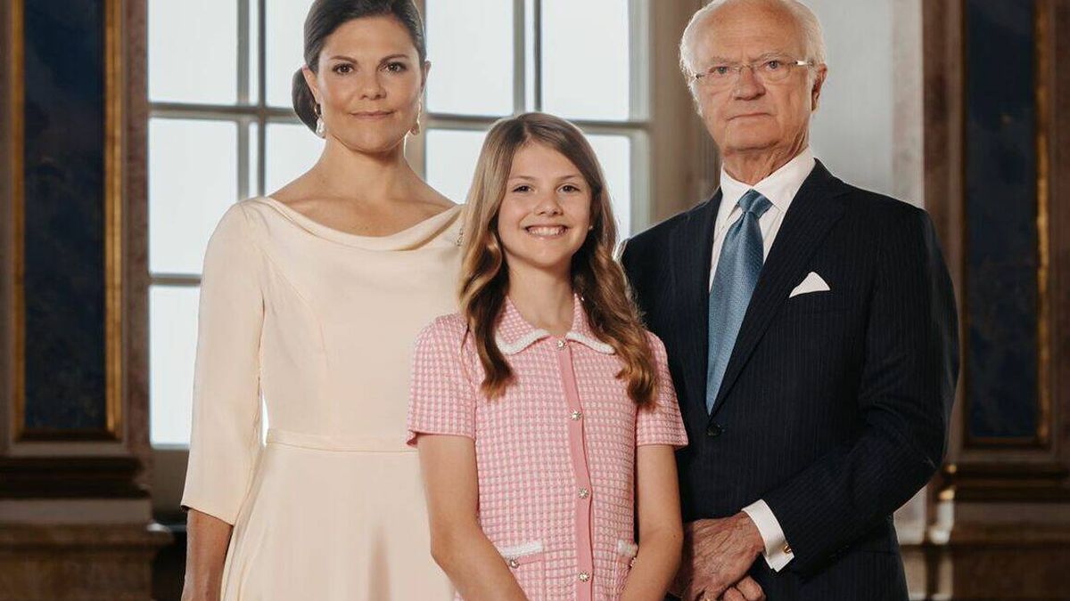 Con sus ocho nietos y Estelle de protagonista: los reyes de Suecia estrenan fotos oficiales