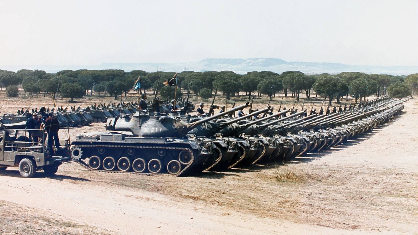 R. Farnesio al completo, con sus carros M-47E en el Pinar de Antequera (mediados de los 80) (RC Farnesio)