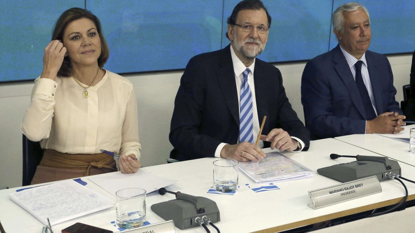 Foto: Cospedal, Rajoy y Arenas durante la reunión de la Junta Directiva Nacional del PP (EFE)