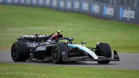 Hamilton llora de emoción en Silverstone y gana una carrera de Fórmula 1 dos años después