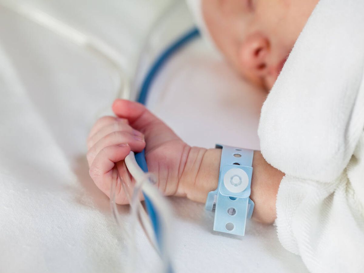 Foto: El bebé sigue al cuidado de los médicos de neonatología (Imagen: iStock)