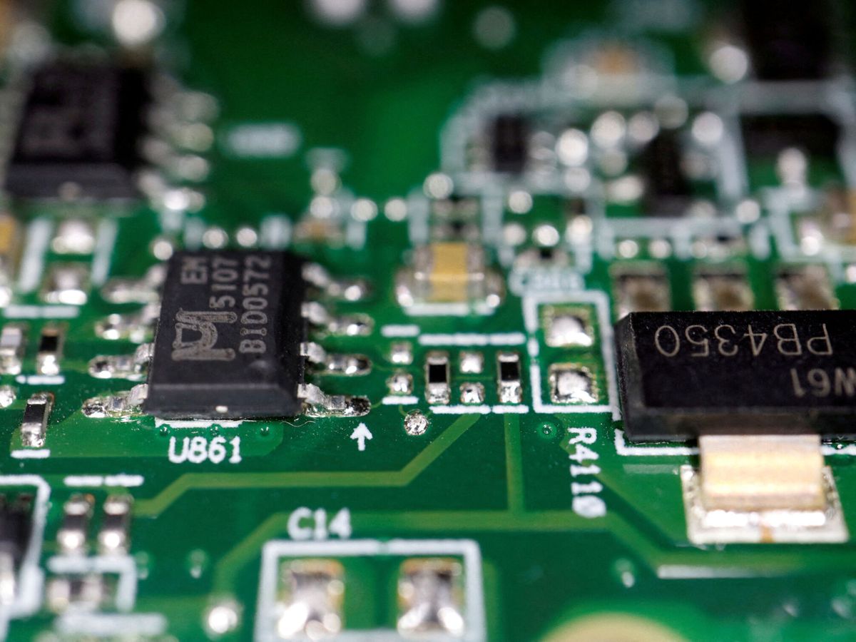Foto: Un circuito con semiconductores. (Reuters/Florence Lo)