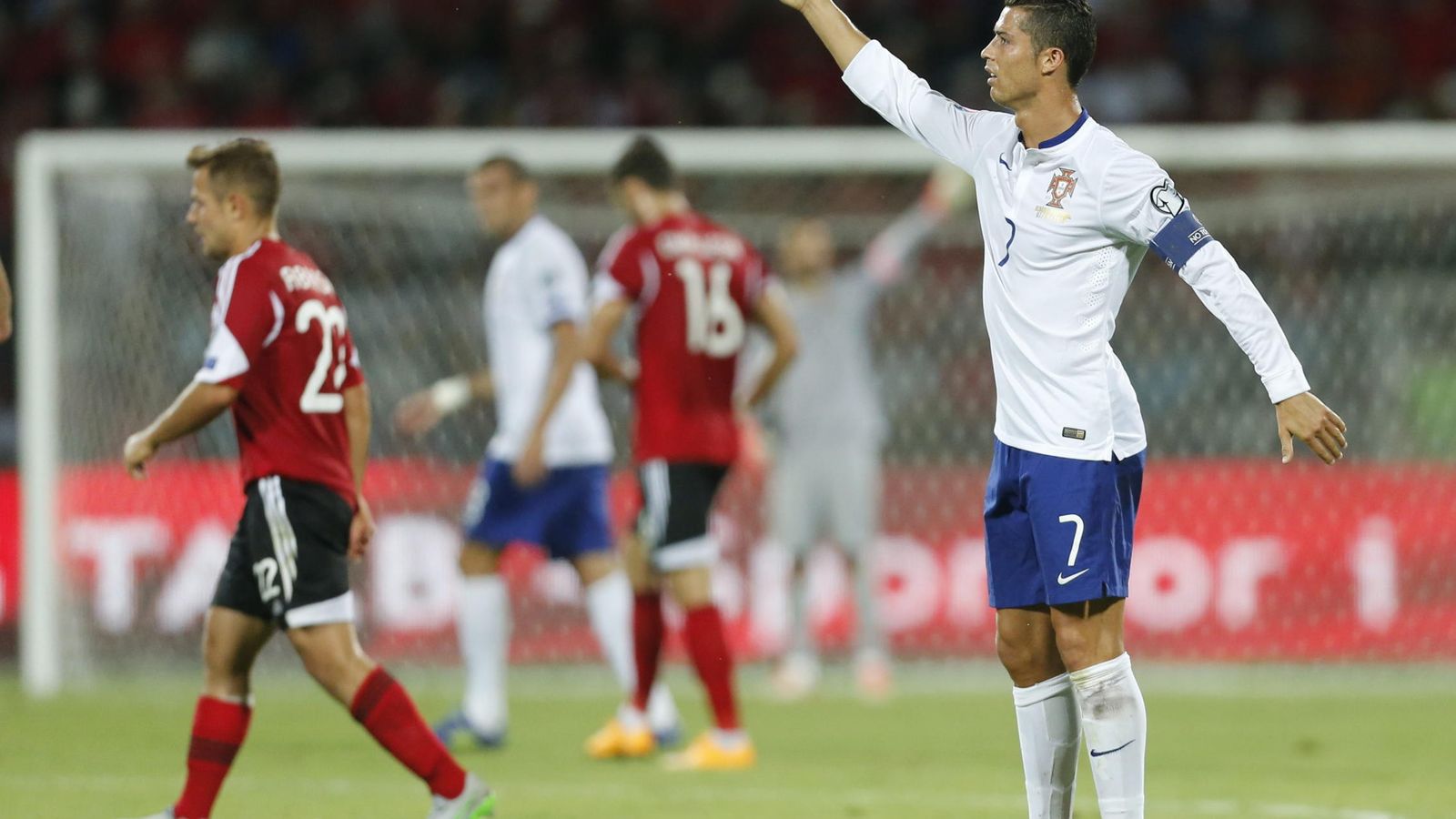 Foto: Cristiano Ronaldo, en el partido ante Albania (Efe).
