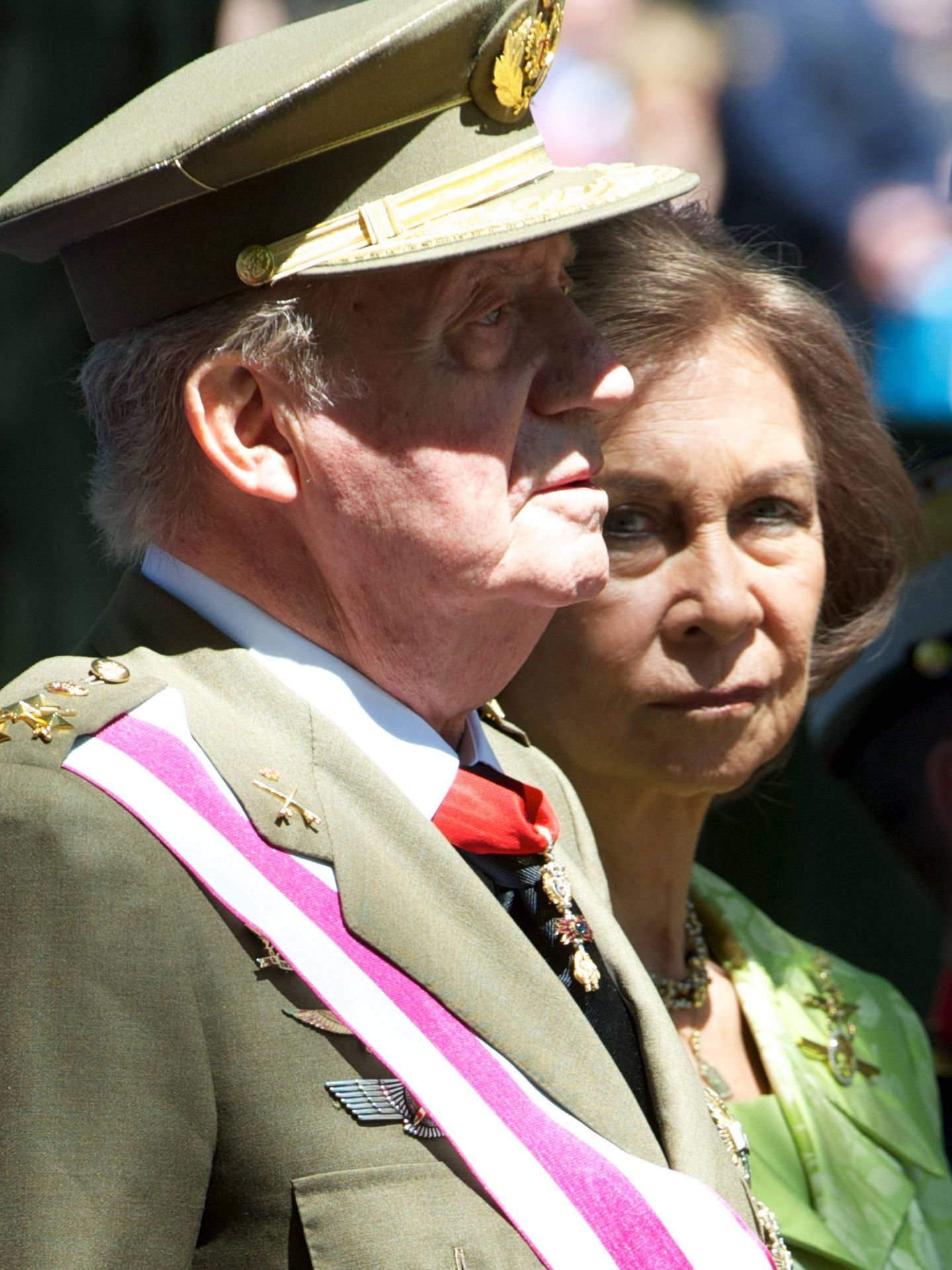 El rey Juan Carlos y la reina Sofía en el Día de las Fuerzas Armadas de 2013. (Getty)