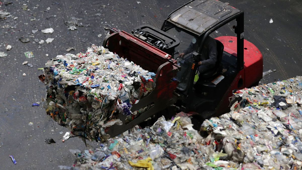 Malasia devuelve residuos ilegales: "No queremos ser el vertedero del mundo"