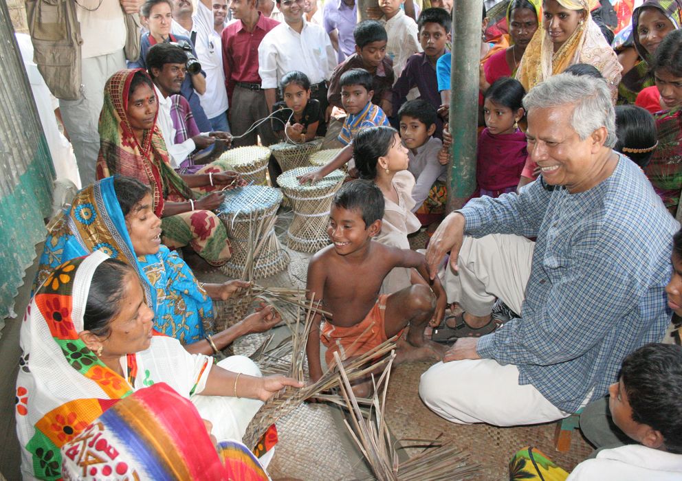 Foto: Muhammad Yunus, Premio Nobel de la Paz en el año 2006