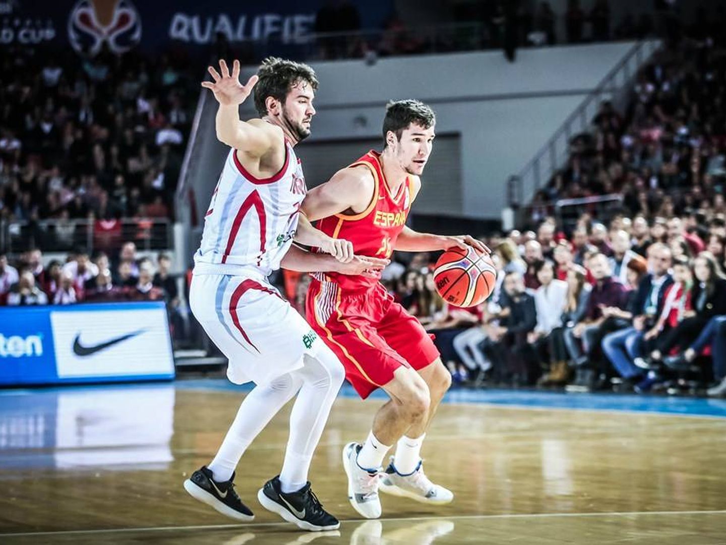 Darío Brizuela durante el Turquía-España jugado este jueves en Ankara. (Foto: FIBA)