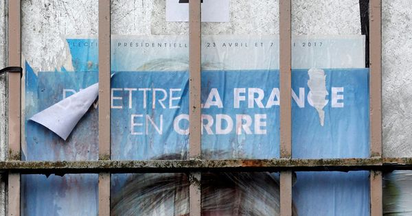 Foto: Cartel de Le Pen. (Reuters)