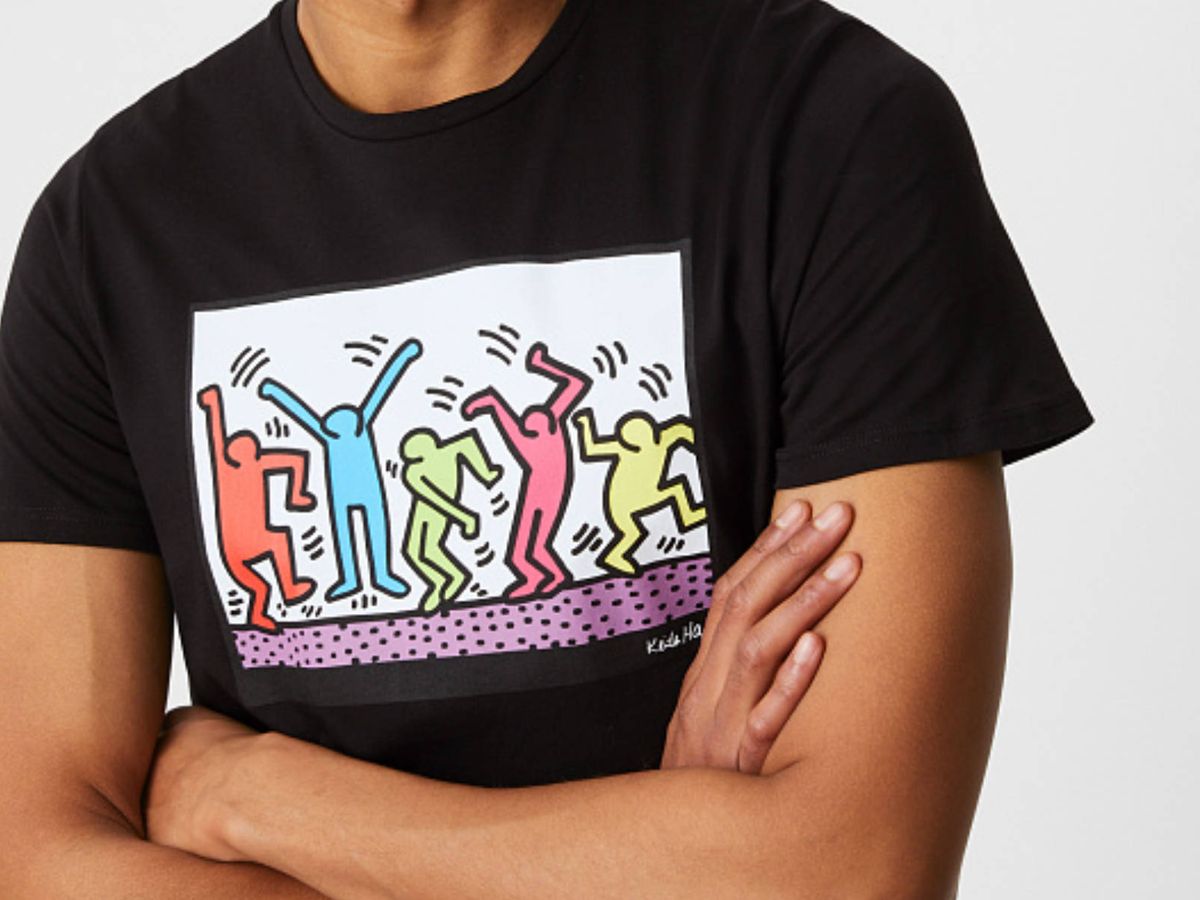 Foto: Las camisetas de CyA que recuperan los diseños de Keith Haring. (Cortesía)