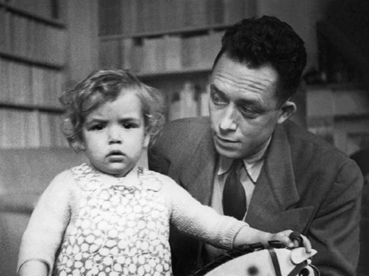 Foto: Albert Camus y su hija Catherine (EFE)