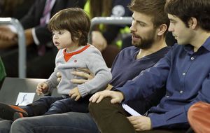 La tarde de baloncesto de Gerard Piqué y su hijo Milan