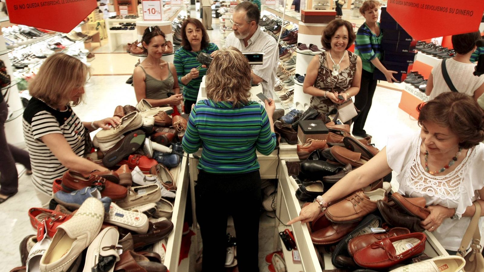 Foto: Los empresarios defienden que todos los comercios españoles puedan abrir los domingos, pero... ¿a qué precio? (EFE)