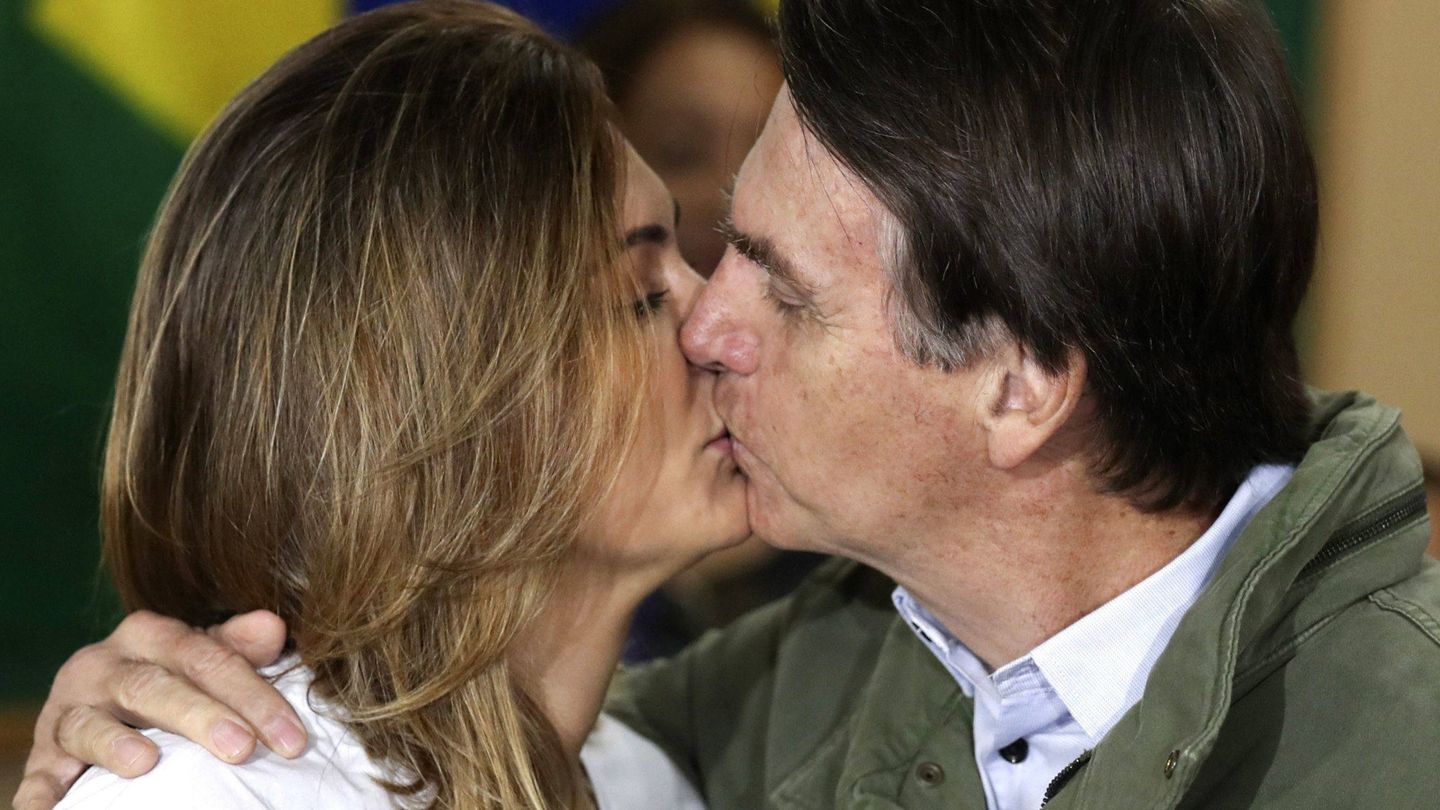 Jair Bolsonaro y su esposa Michelle. (EFE)