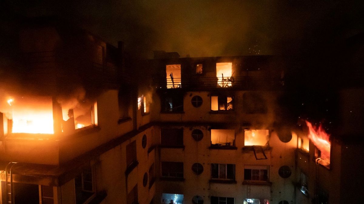 Detienen a una mujer por el incendio de París que ha causado diez fallecidos