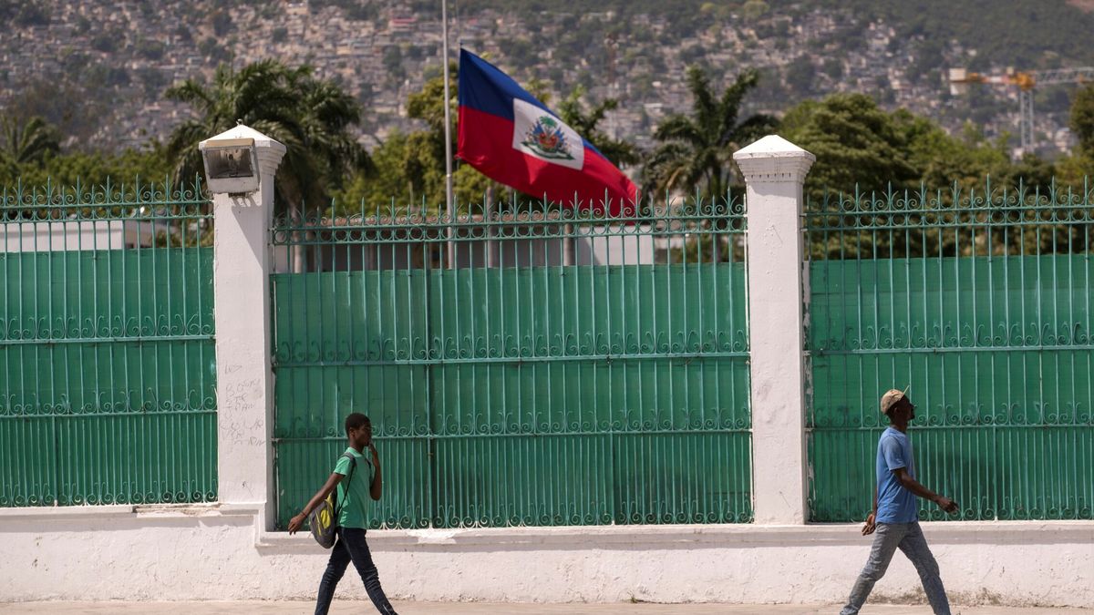 La policía de Haití repele el intento de asalto al Palacio Nacional por parte de bandas armadas