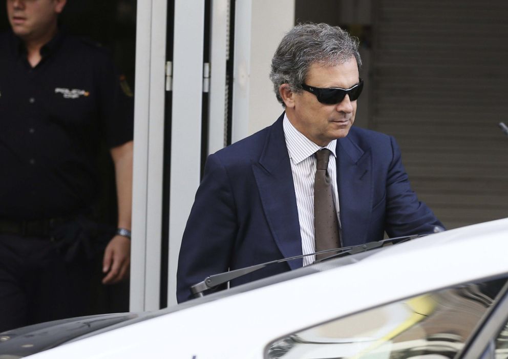 Foto: Jordi Pujol Ferrusola abandona la Audiencia Nacional tras el interrogatorio (EFE)
