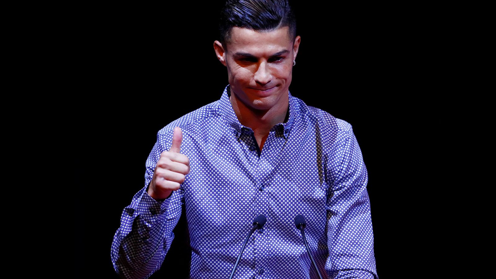 Foto: Ronaldo en la ceremonia del Marca Leyenda. (REUTERS)