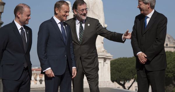 Foto: Rajoy, junto al italiano Paolo Gentiloni, el presidente del Consejo Europeo, Donald Tusk y el primer ministro de Malta, Joseph Muscat, en la cumbre de Roma. (EFE)