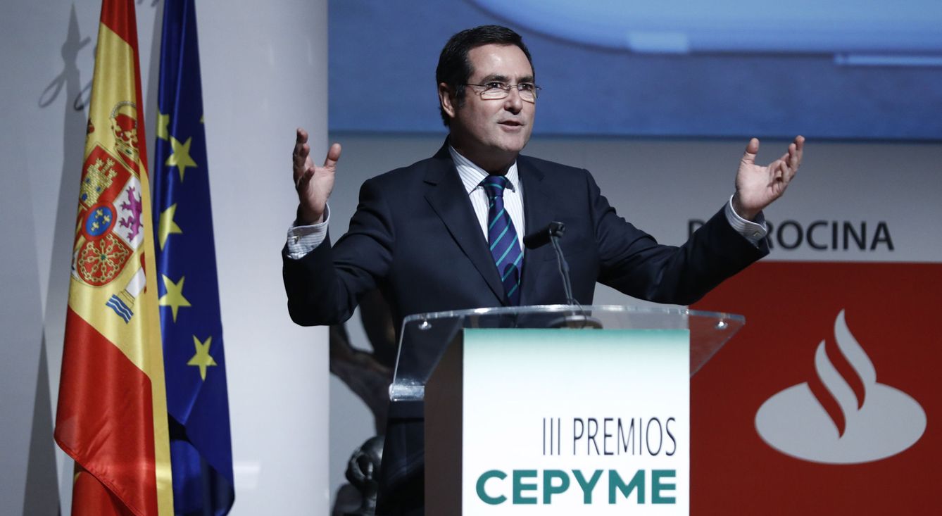 El presidente de Cepyme, Antonio Garamendi, durante su intervención en la entrega de los premios. (EFE)